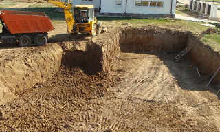 Рытье котлованов под фундамент в Ирбите – цена от 2564 руб. за м3 | 2Землекопа-Рбт