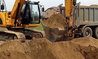 Выкопать яму экскаватором в Ирбите от 923 руб. - 2Землекопа-Рбт