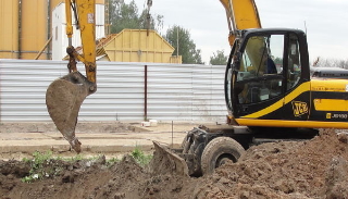 Выкопать яму экскаватором в Ирбите от 923 руб. - 2Землекопа-Рбт